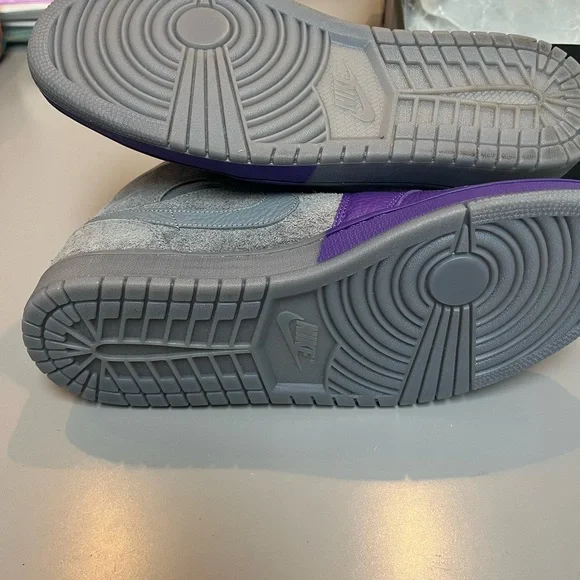 Air Jordan Athletic Shoes in Gray and Purple - Picture 4 of 7